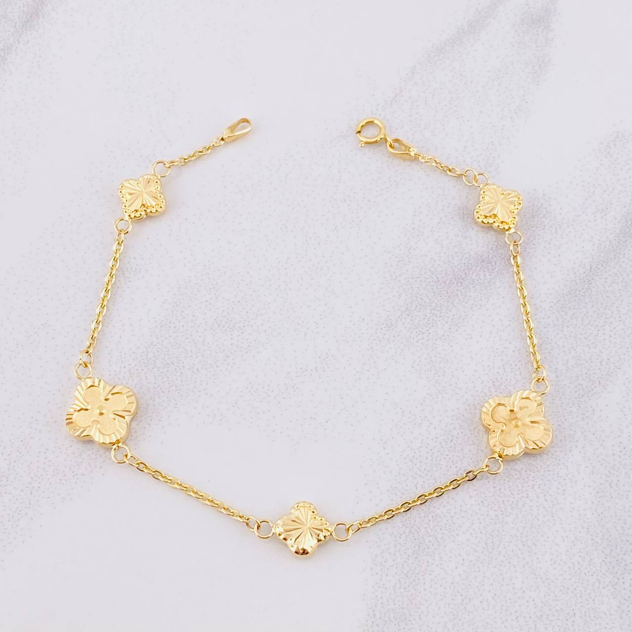 Pulso Aro Seguido Trébol Diamantado 3.2g / 18cm / 1.55mm Oro Amarillo 18K