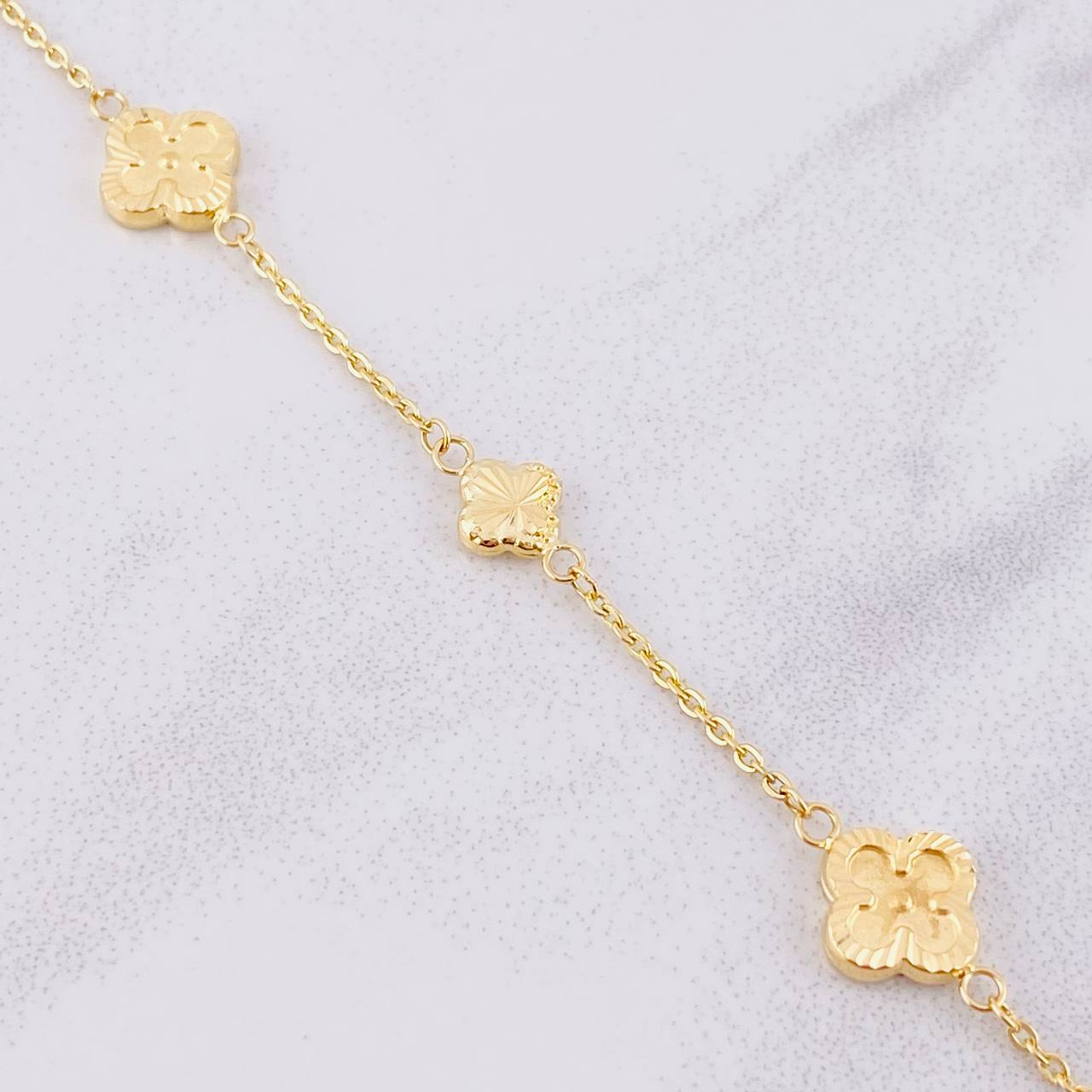 Pulso Aro Seguido Trébol Diamantado 3.2g / 18cm / 1.55mm Oro Amarillo 18K