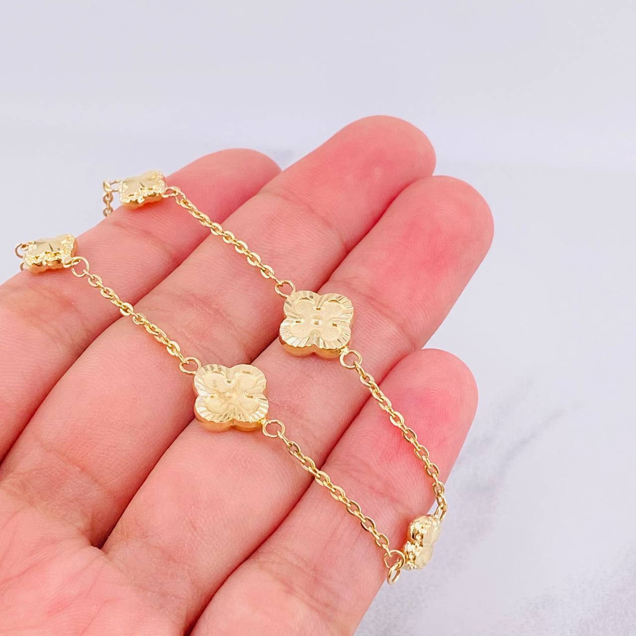 Pulso Aro Seguido Trébol Diamantado 3.2g / 18cm / 1.55mm Oro Amarillo 18K