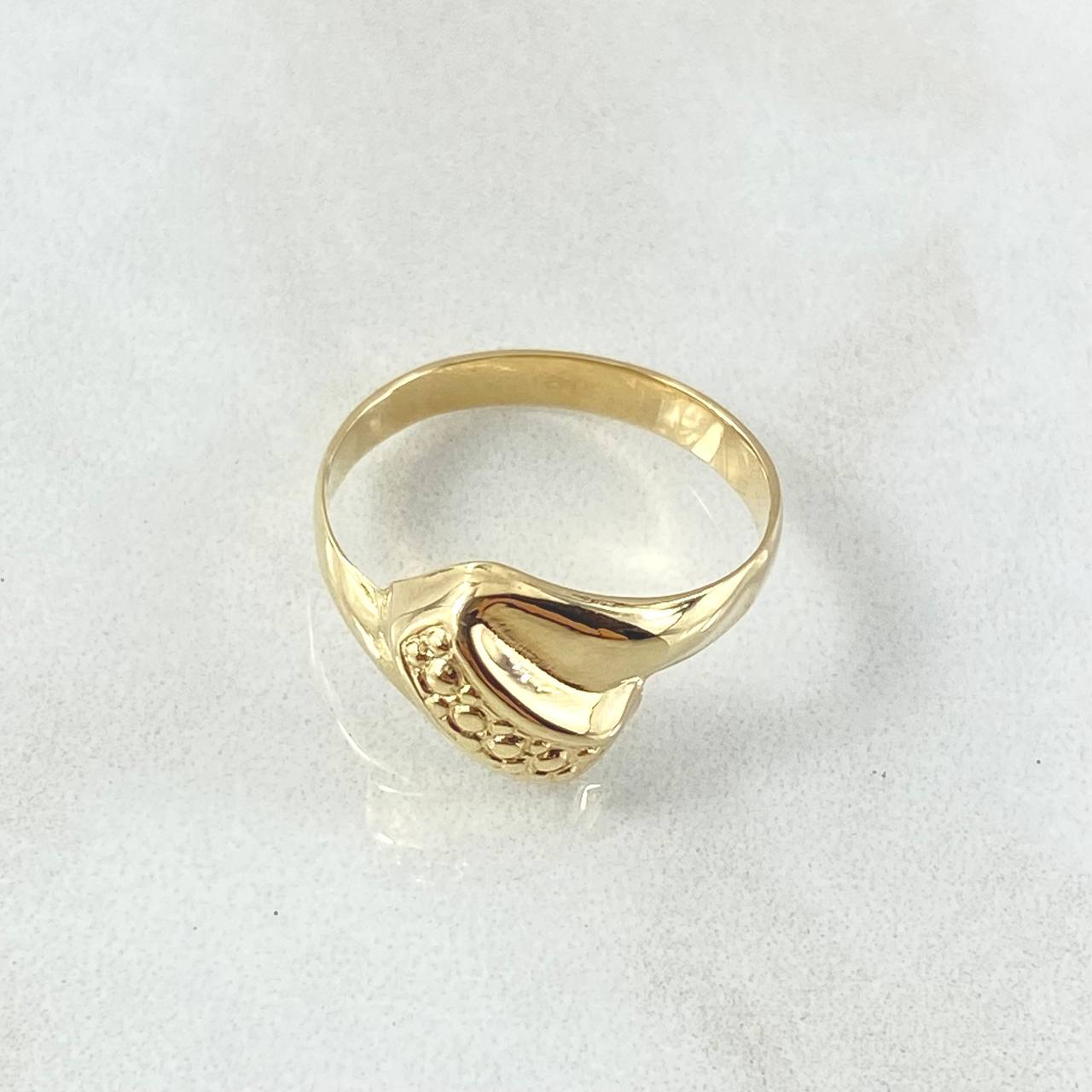 Anillo Paralelo Punteado 1.5gr / T7 1/4 / Oro 18K ©