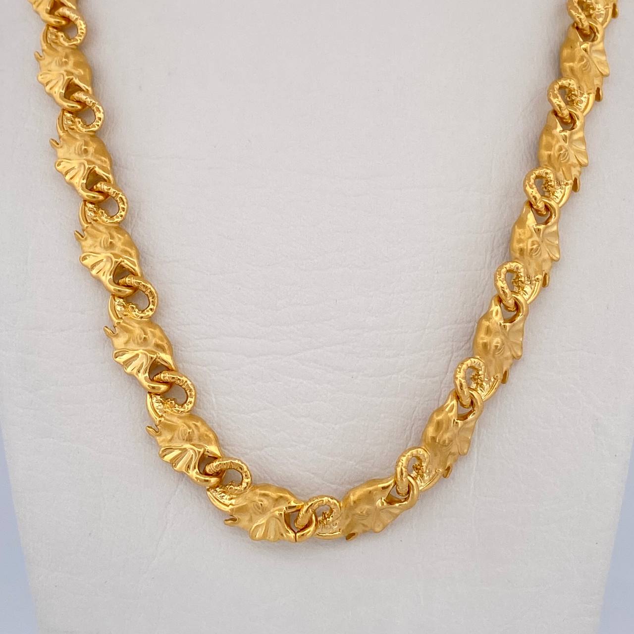 Cadena Rustica Elefantes 76.85gr / 60cm / 8.6mm Oro Amarillo Nac.Esp. 18K $