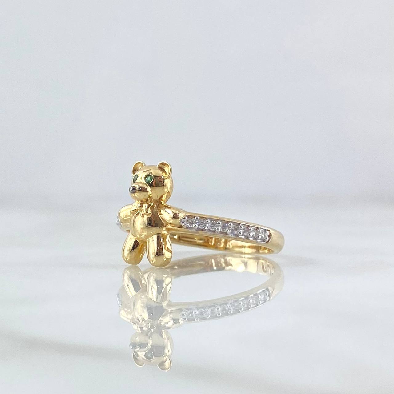 Anillo Oso En Media Churumbela 2.45gr / T7 / Ojos Verdes Circones blancos Oro Amarillo 18K *