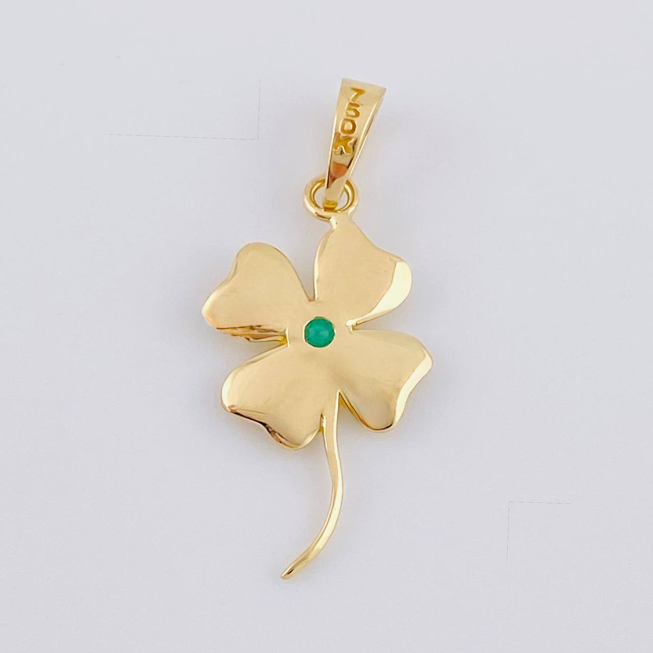 Dije Flor Esmeralda 12Pts 1.3 g / 3.6 cm Oro Amarillo 18K