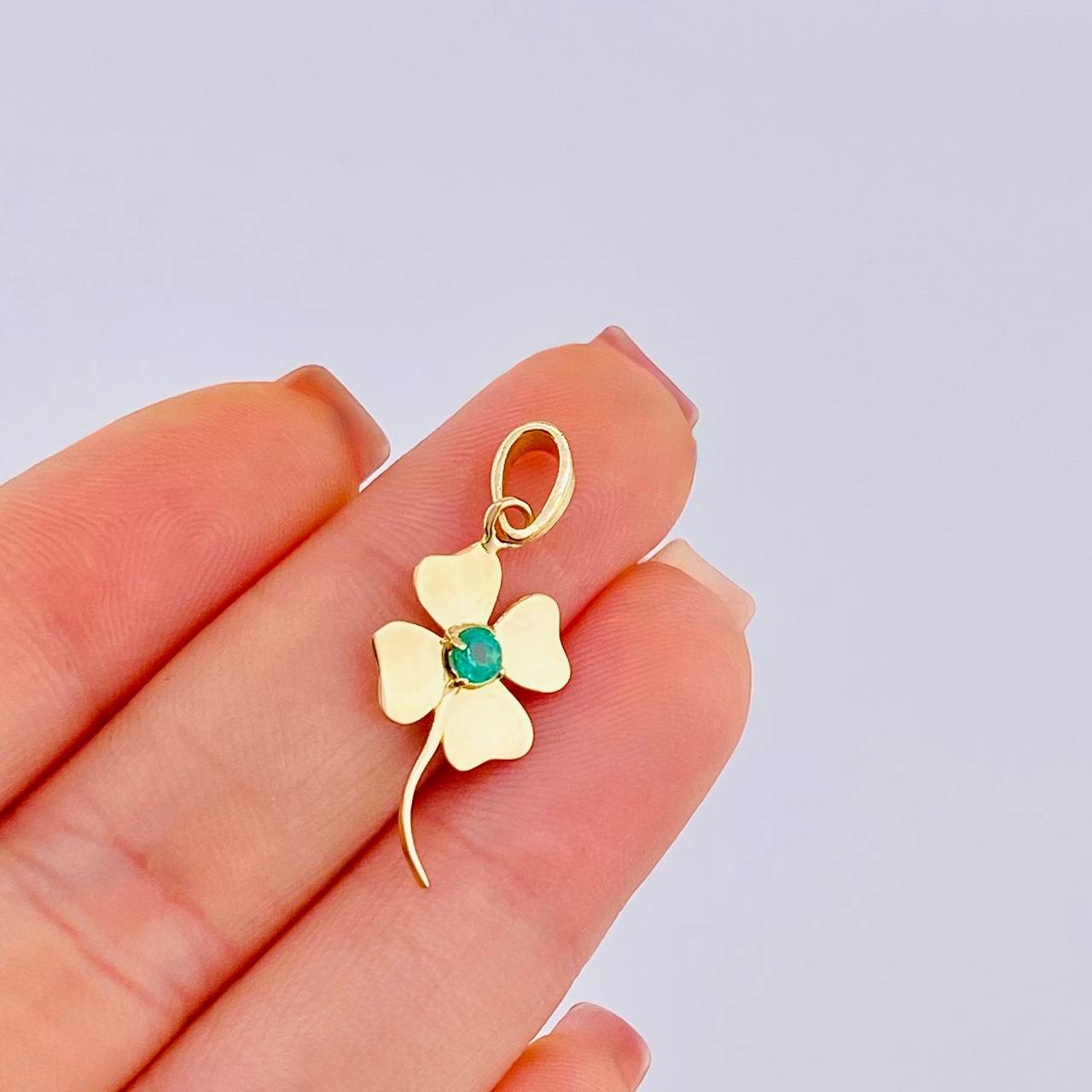 Dije Flor Esmeralda 12Pts 1.3 g / 3.6 cm Oro Amarillo 18K
