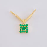 Dije Doble V Cuadrada Esmeralda 23Pts 1.05 g / 1.4 cm Oro Amarillo 18K