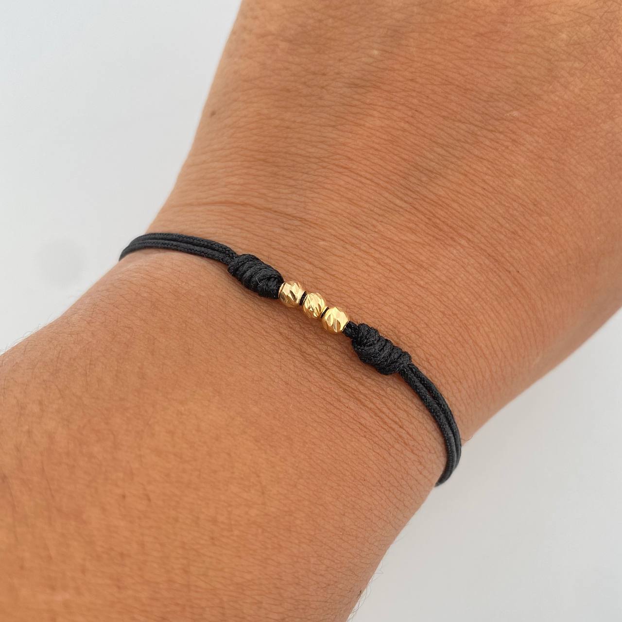 Pulsera Negra 0.25gr / 4mm Bolas Diamantadas Oro Amarillo 18K  (A.C)