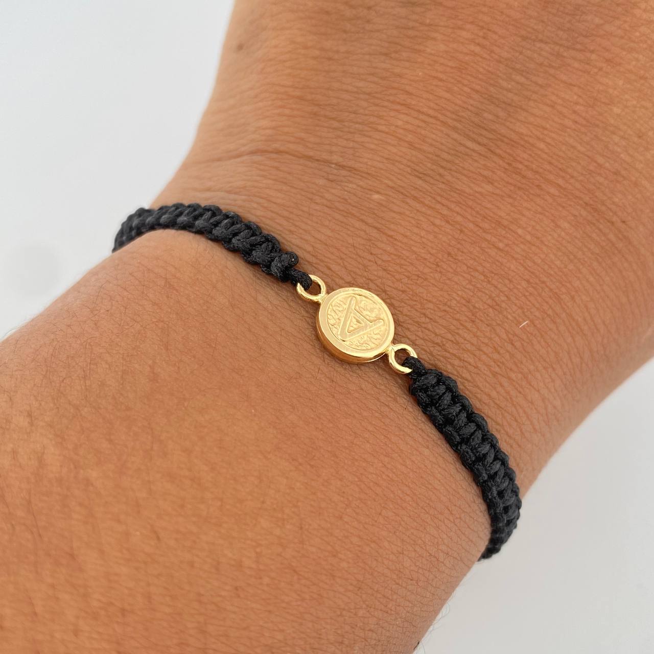 Pulsera Negra Letra A 0.4gr / Oro Amarillo 18K &