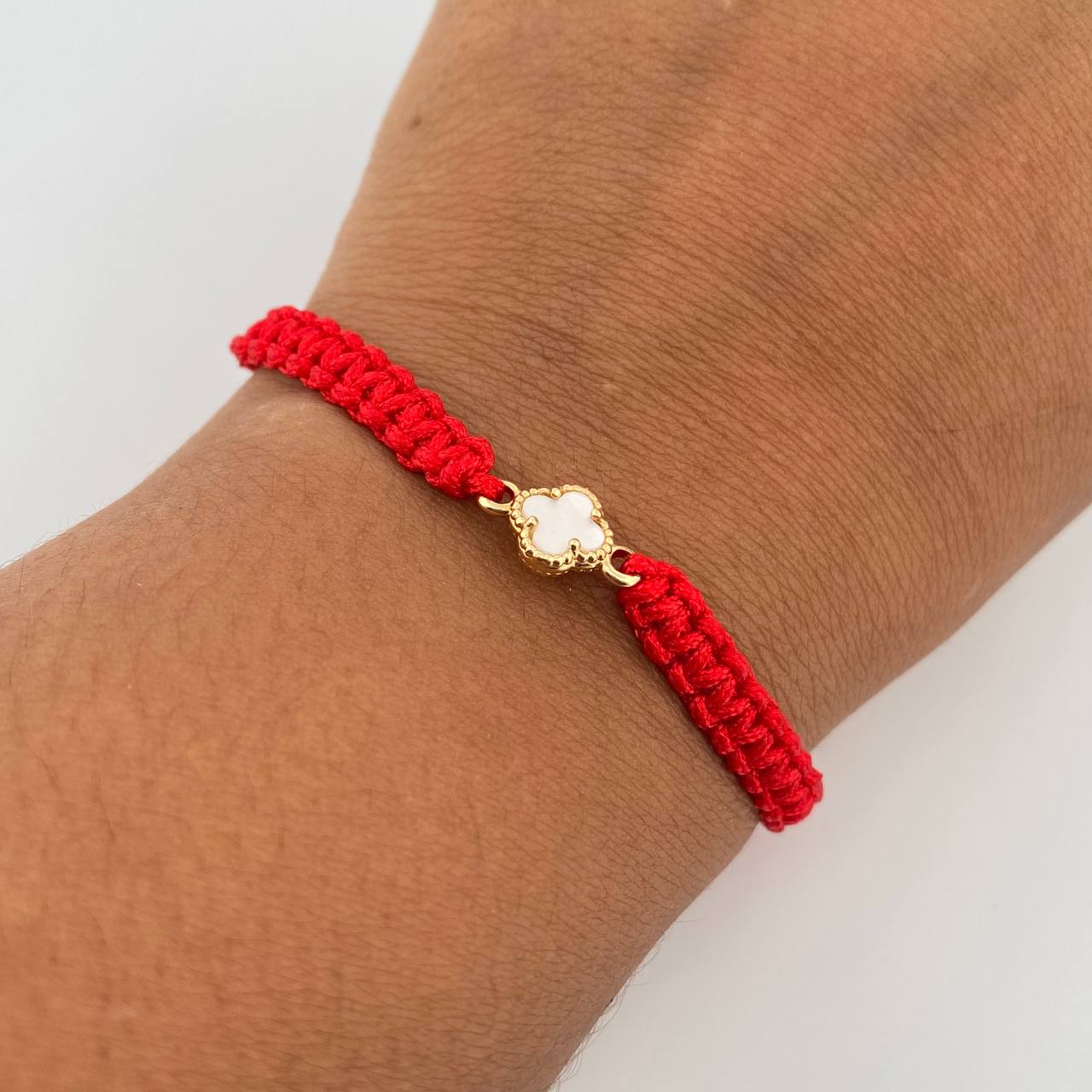 Pulsera Roja Trebol 0.65gr / Nacar Blanco Oro Amarillo Nac.Esp. 18K &