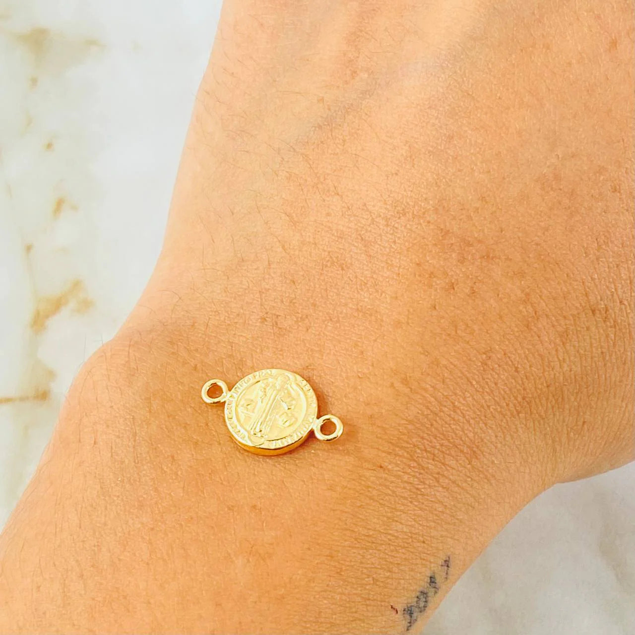 Herraje San Benito 0.9 g / 1.7 cm Oro Amarillo 18K