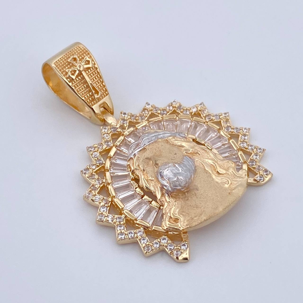 Dije Rostro Cristo 7.9gr / 3.6cm / Oro 18K $