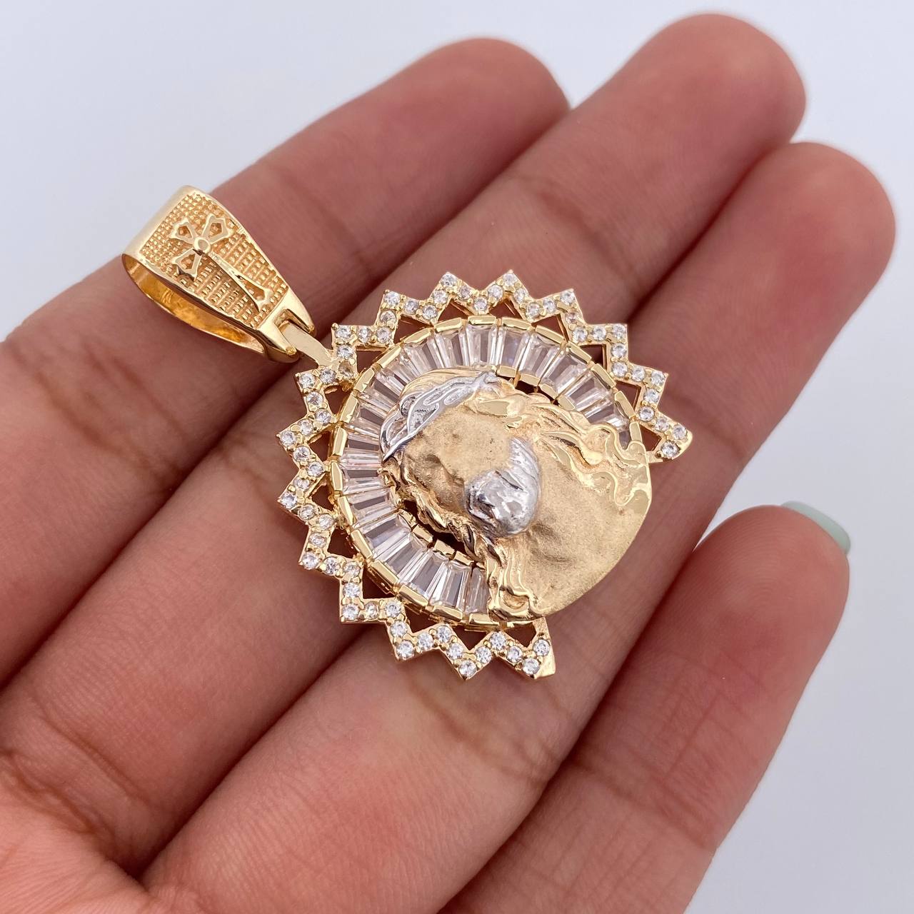 Dije Rostro Cristo 7.9gr / 3.6cm / Oro 18K $