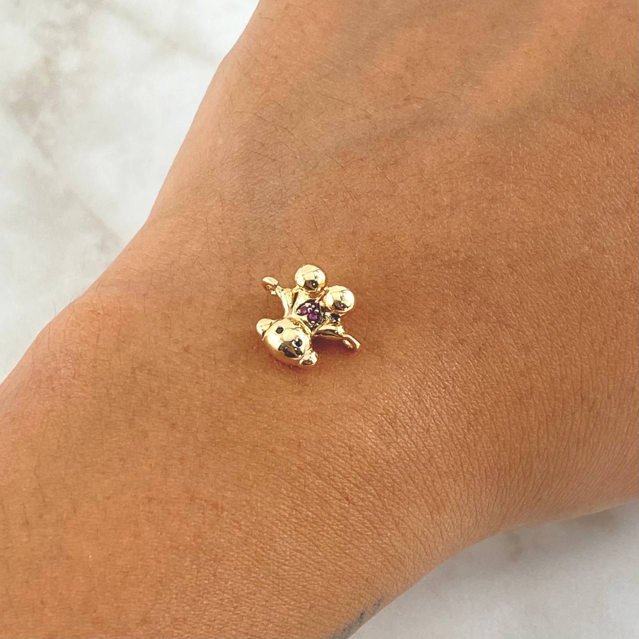 Herraje Oso Liso Corazón 2.2gr / 1.1cm / Circones Negros Y Fucsias Oro Amarillo 18K