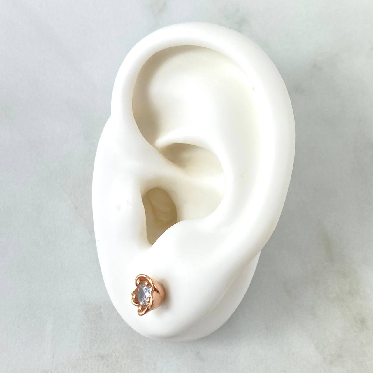 Topos Flor Rosa 2.95gr / 7mm Circon Blanco Oro Rosa 18K ©