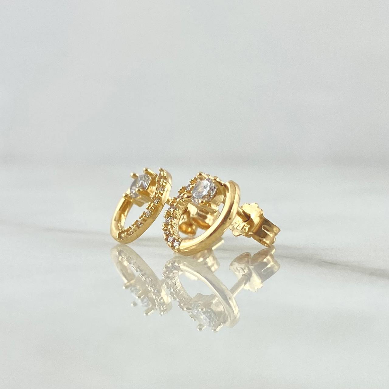 Topos Aro Medio Tupido Solitario 1.7gr / 9mm Circones Blancos Oro Amarillo 18K *
