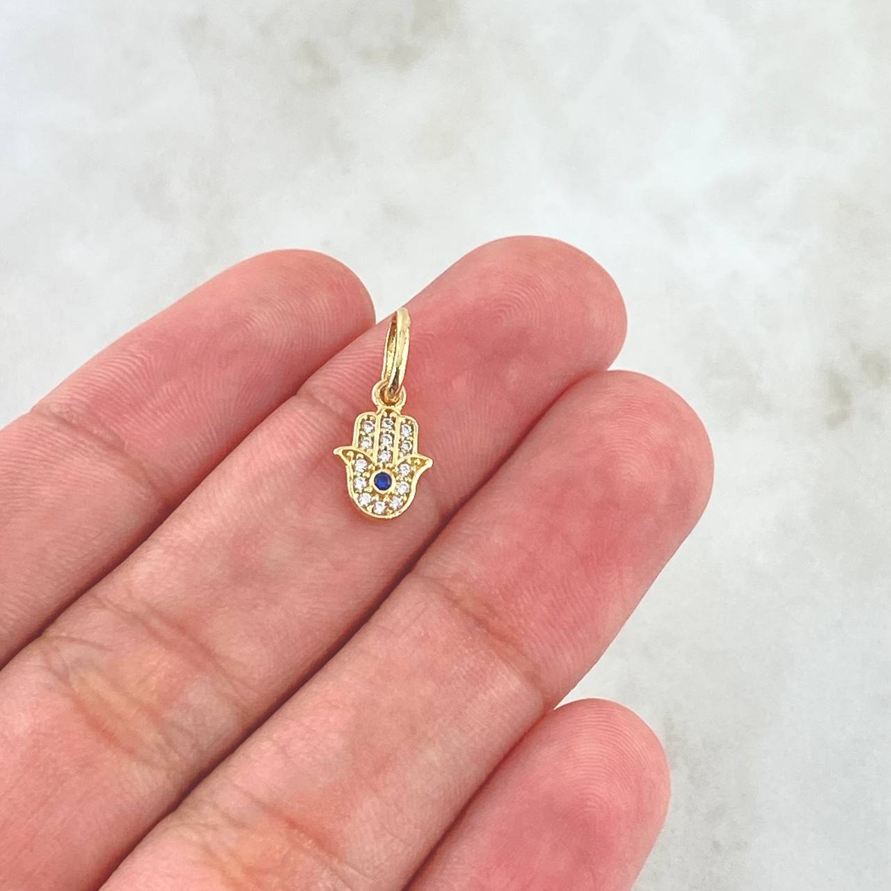 Dije Mano Hamsa 0.65gr / 1.6cm / Circones Blancos Azul Rey Oro Amarillo 18K