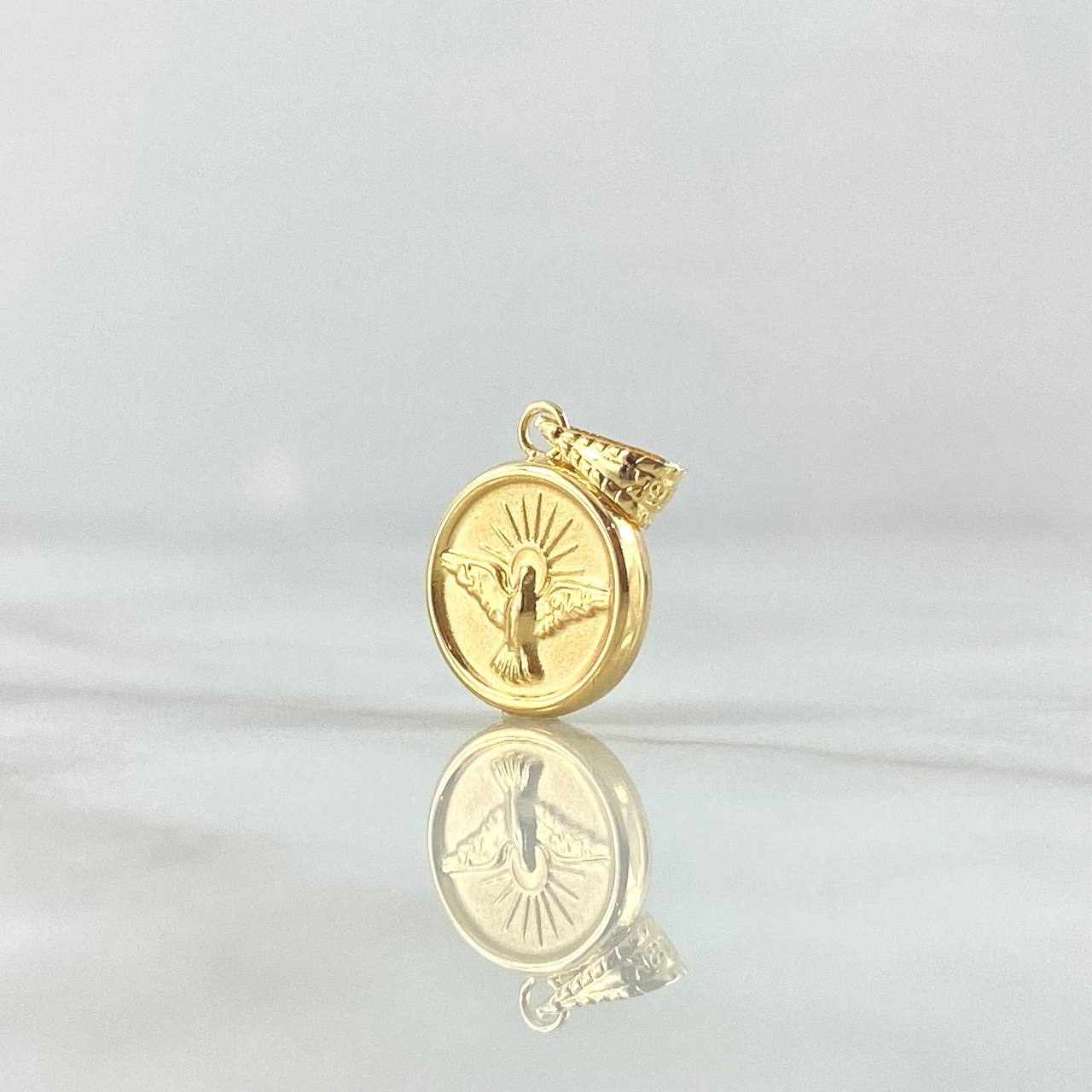 Dije Espiritu Santo Medalla Troquelada 0.6gr / 1.9cm / Mate Liso Cargador Bordeado Oro Amarillo 18K