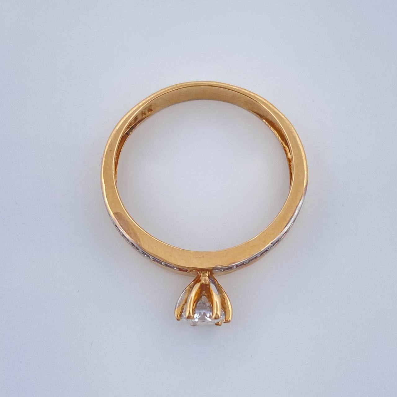 Anillo Solitario Churumbela 2.5gr / T6 / Dos Oros Amarillo Blanco 18K $