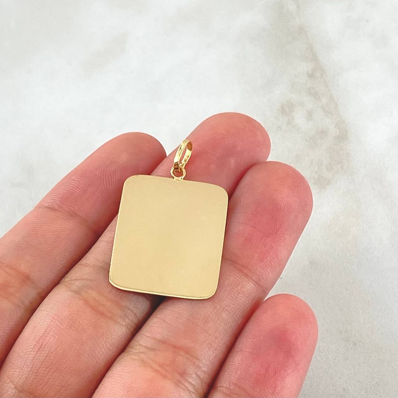 Dije Placa 2.1gr / 3cm / Oro 18K ©