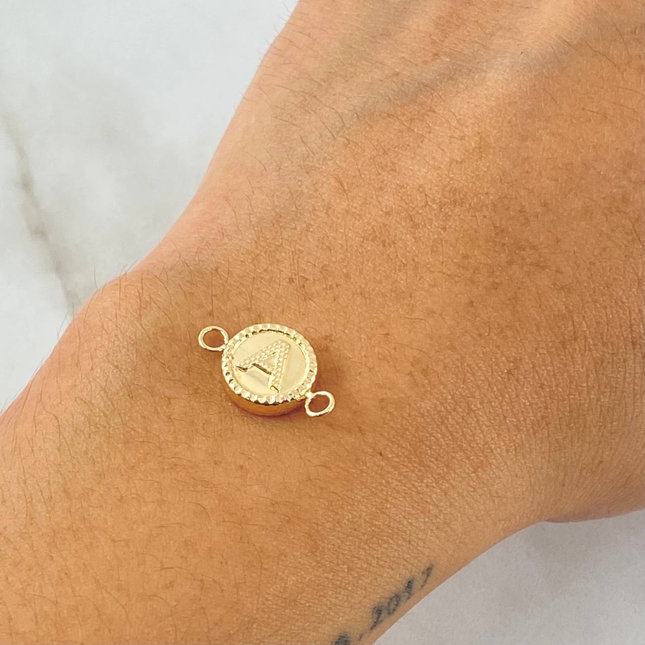Herraje Letra A 0.65gr / 1.7cm / Oro 18K