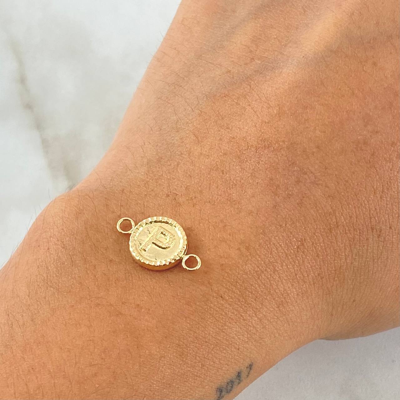 Herraje Letra P 0.6gr / 1.7cm / Oro 18K