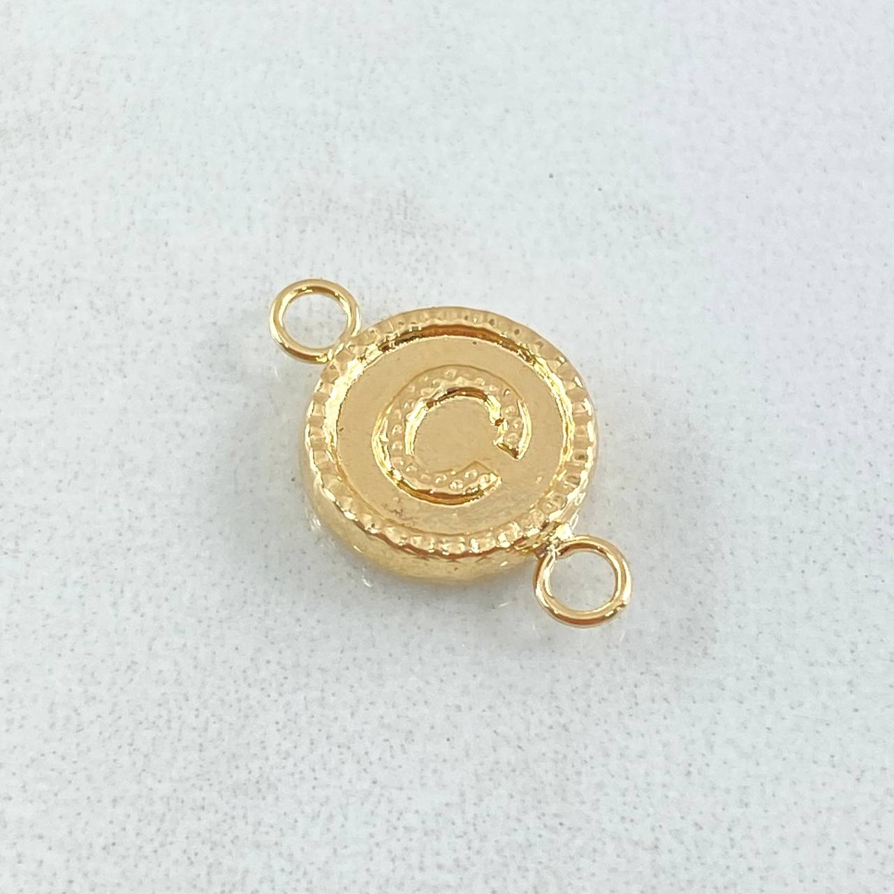 Herraje Letra C 0.75gr / 1.7cm / Oro 18K
