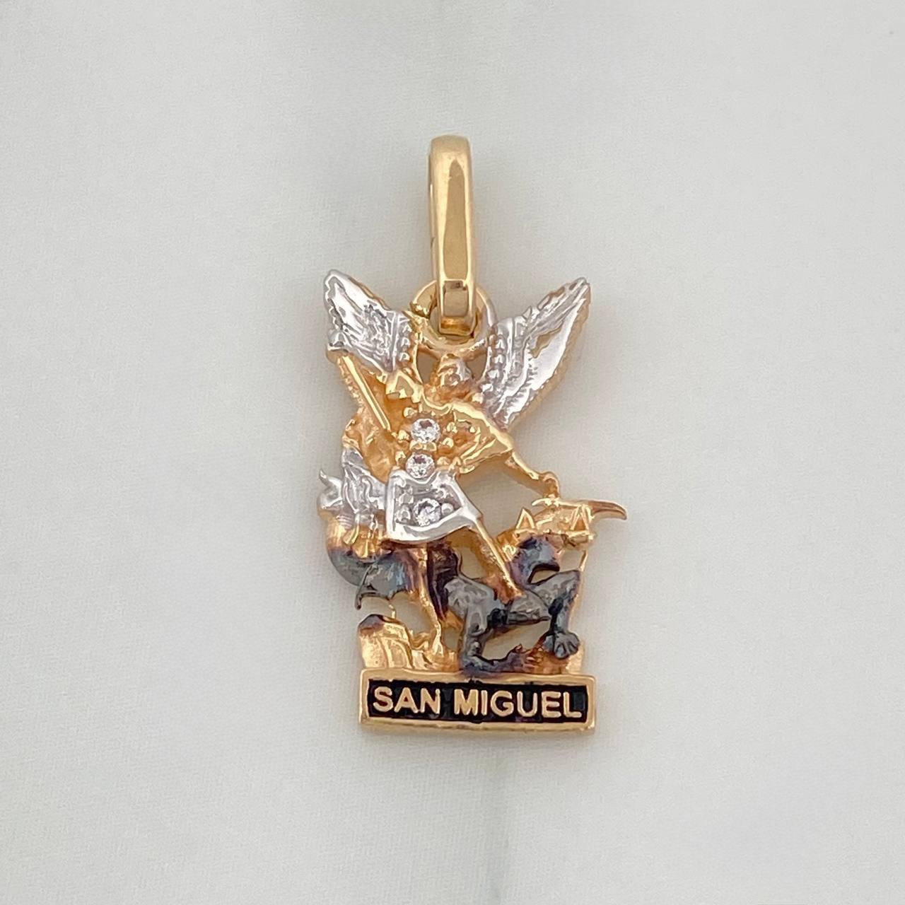 Dije San Miguel Arcangel 1.5 g / 2 cm Tres Oros 18K