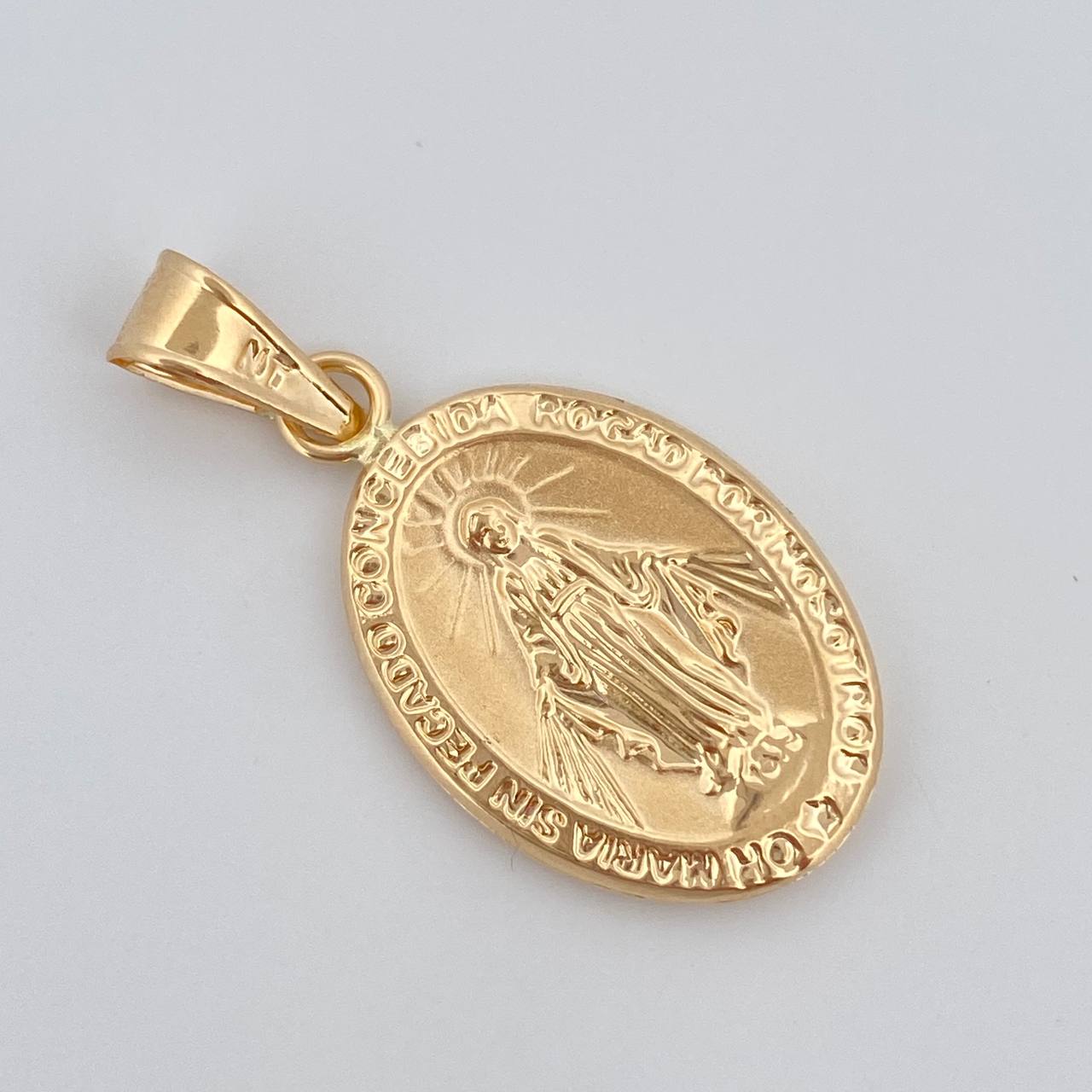 Dije Virgen Milagrosa 1.6gr / 3cm / Oro 18K $
