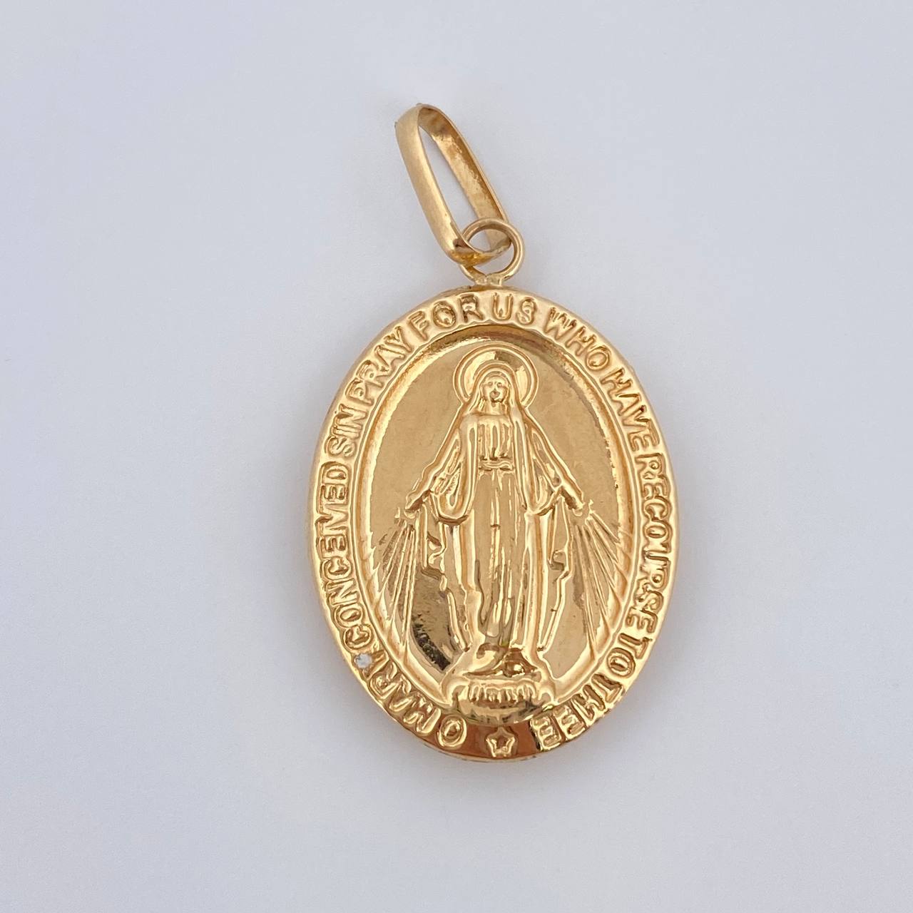 Dije Virgen Milagrosa 1.75gr / 3cm / Oro 18K $
