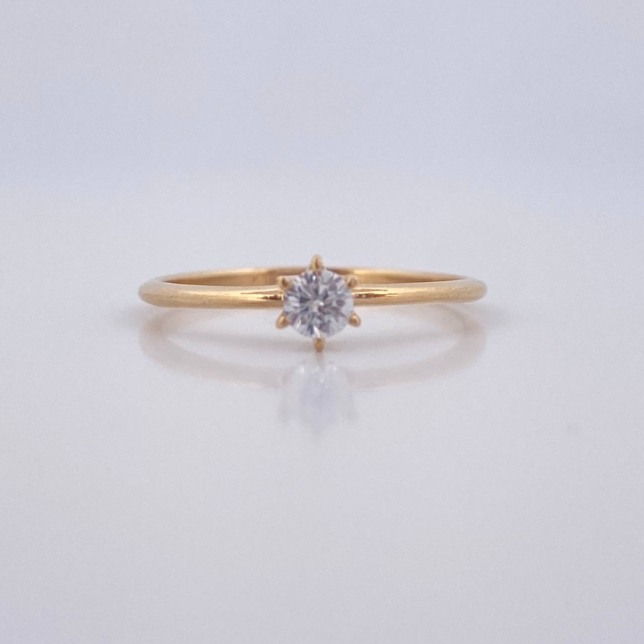 Anillo Solitario 1.2gr / T5 1/2 / Oro 18K &