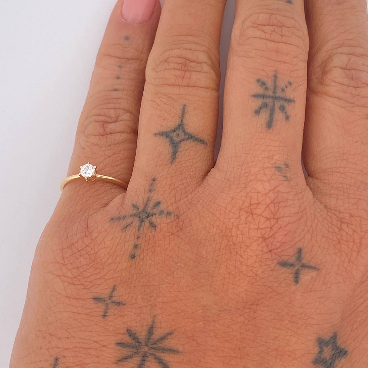 Anillo Solitario 1.2gr / T5 1/2 / Oro 18K &