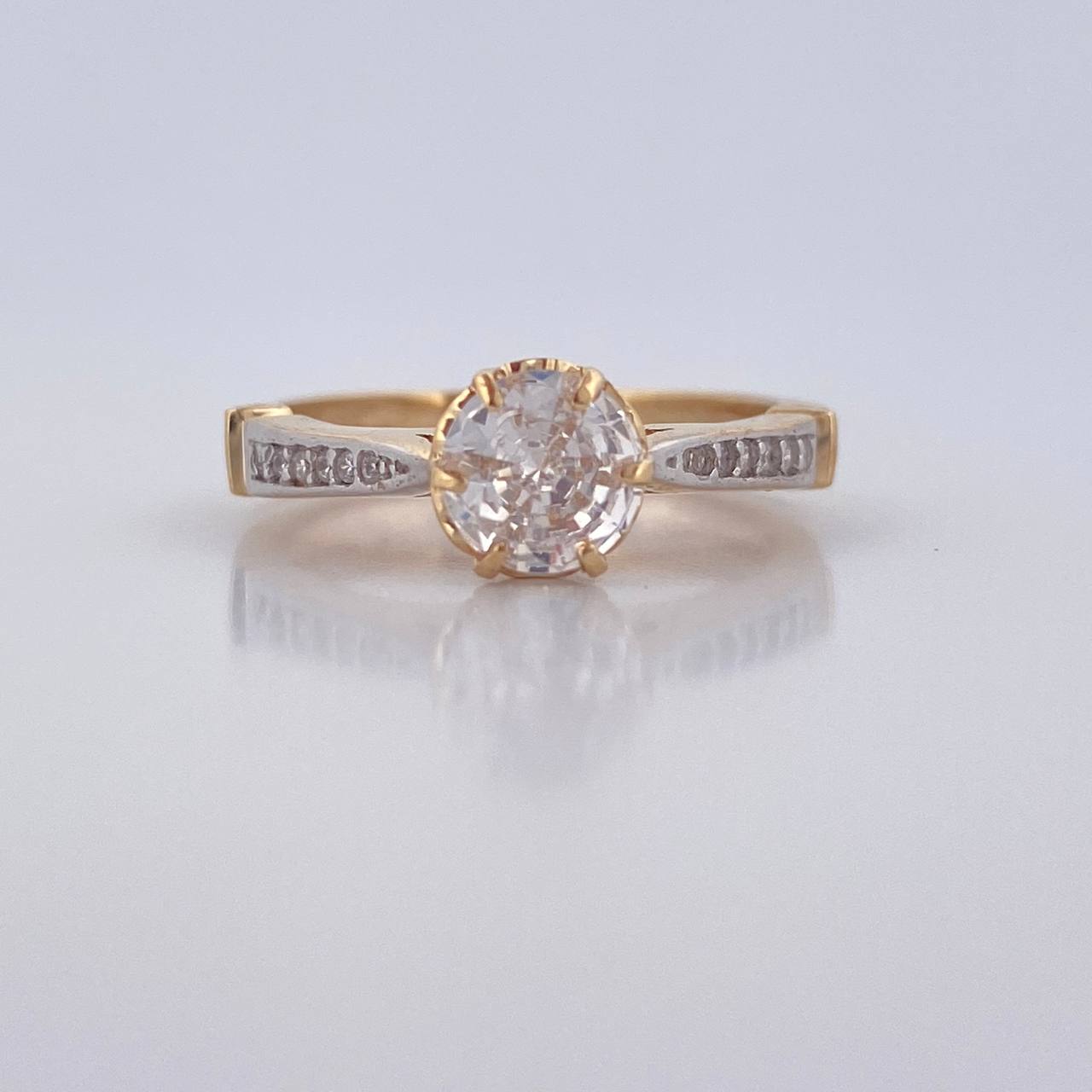 Anillo Solitario Puente 3.45gr / T6 1/4 / Oro 18K &