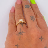 Anillo Halo Cuadrado 3.45gr / T5 1/4 / Oro 18K &