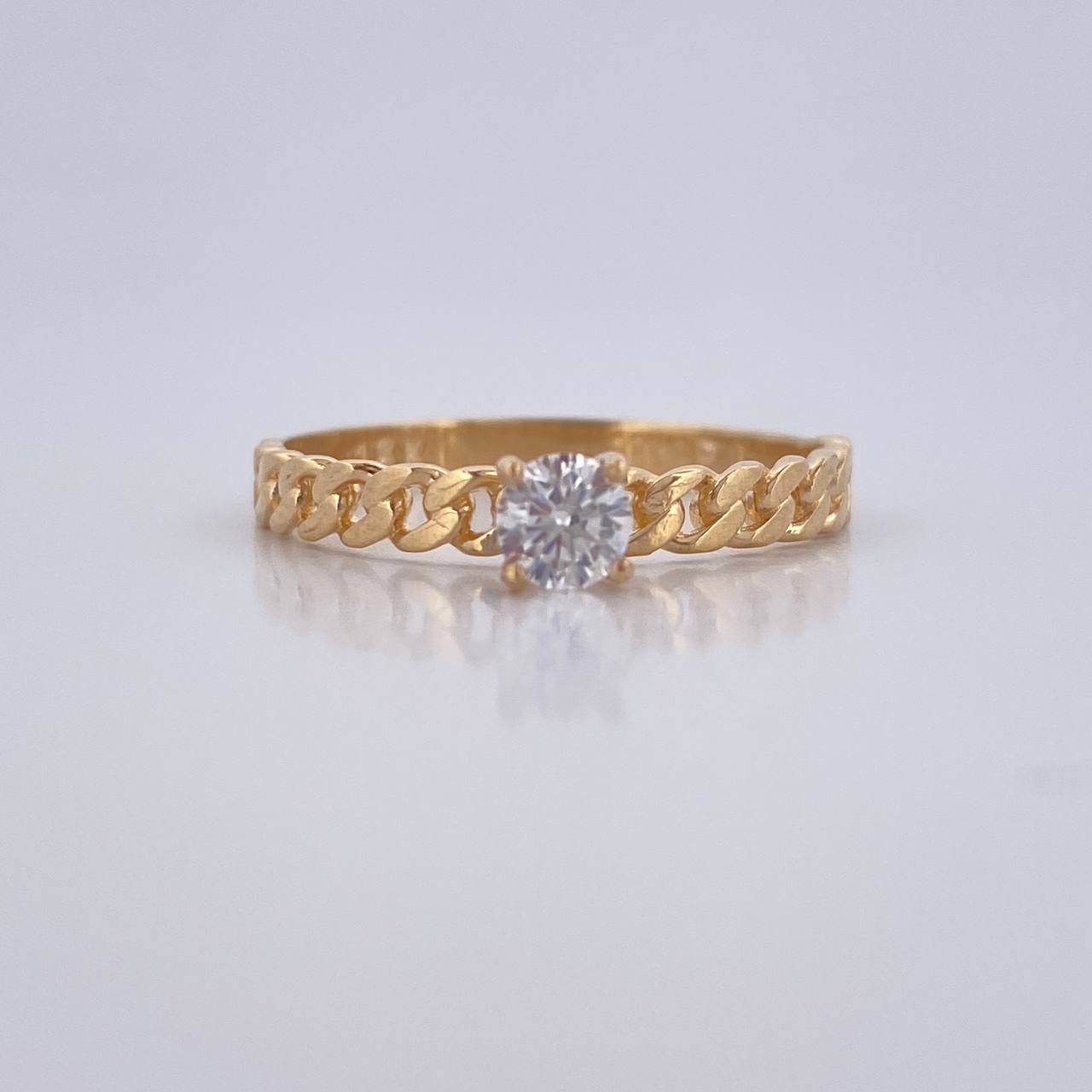 Anillo Solitario Cubano 2.05gr / T7 1/4 / Oro 18K &