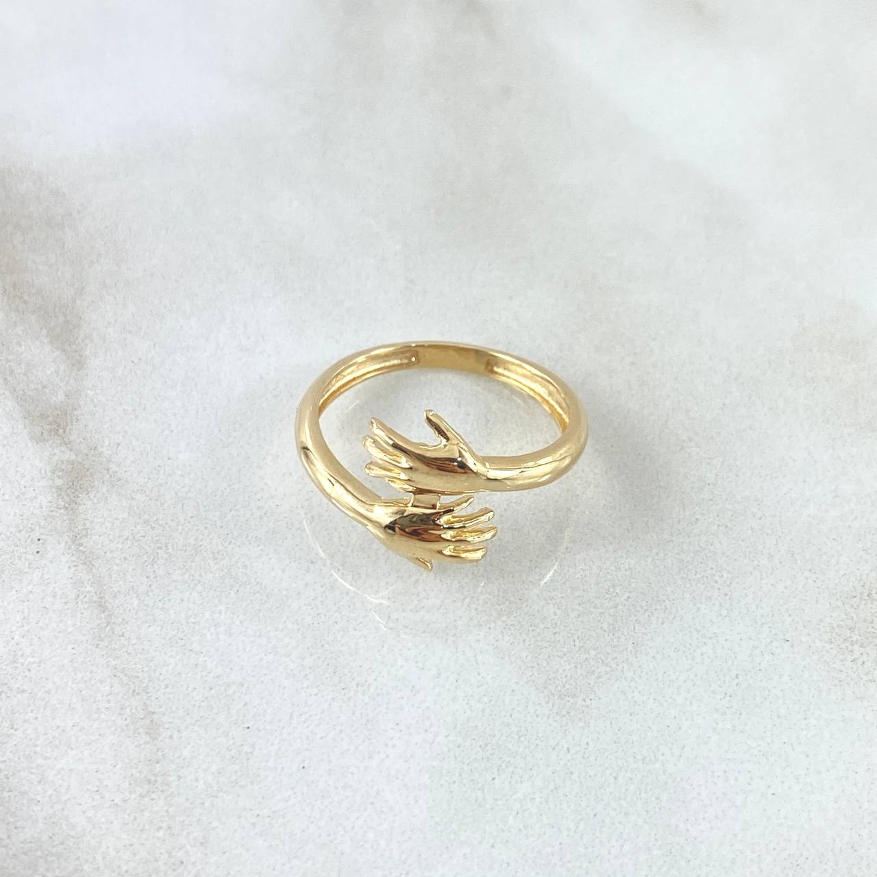 Anillo Abrazo 2.7gr / T7 1/2 / Liso Oro Amarillo 18K ©