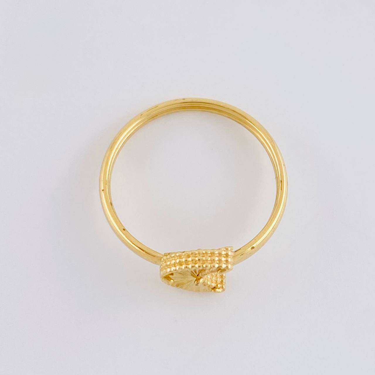 Anillo Luna Diamantado 1.1 g / T7 Oro Amarillo 18K