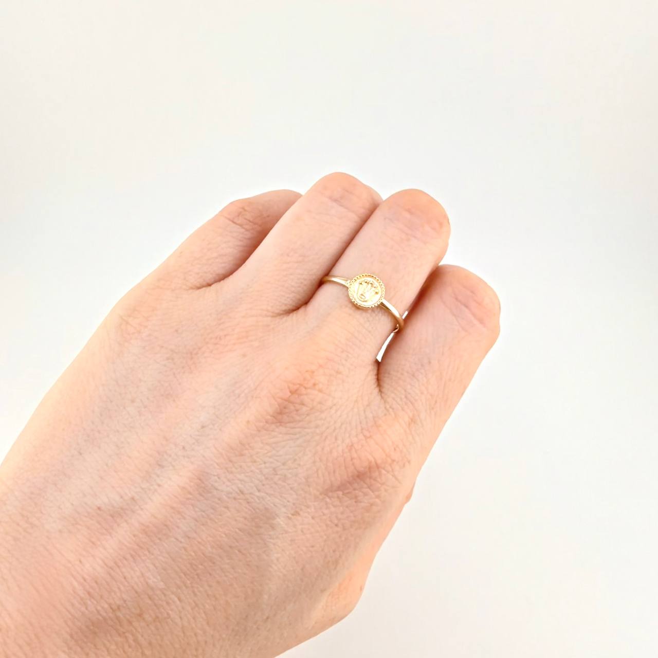 Anillo Sello Corona 1 g / T6 1/2 Oro Amarillo 18K