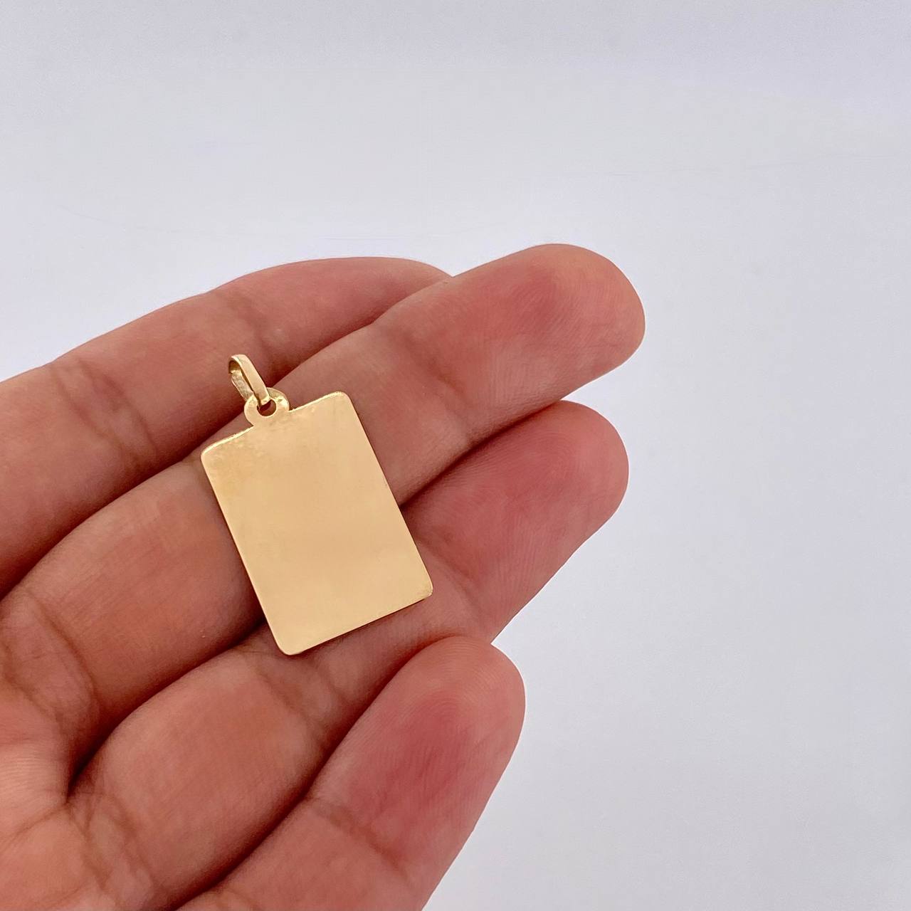 Dije Placa Rectangular 1.45 g / 2.9 cm Oro Amarillo 18K