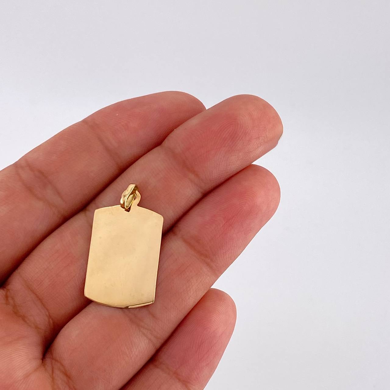 Dije Placa Rectangular Ovalada 1.4 g / 3 cm Oro Amarillo 18K