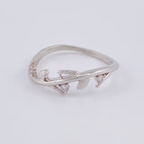 Anillo Ramillete Hojas 1.9 g / T6 Oro Blanco 18K