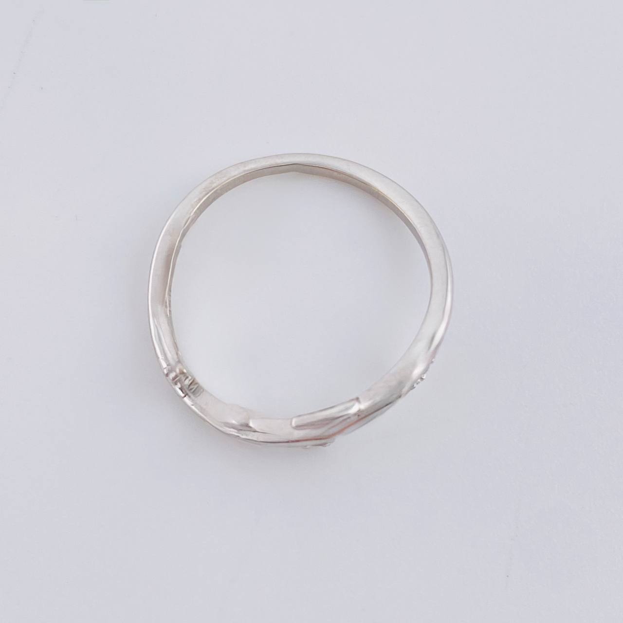 Anillo Ramillete Hojas 1.9 g / T6 Oro Blanco 18K