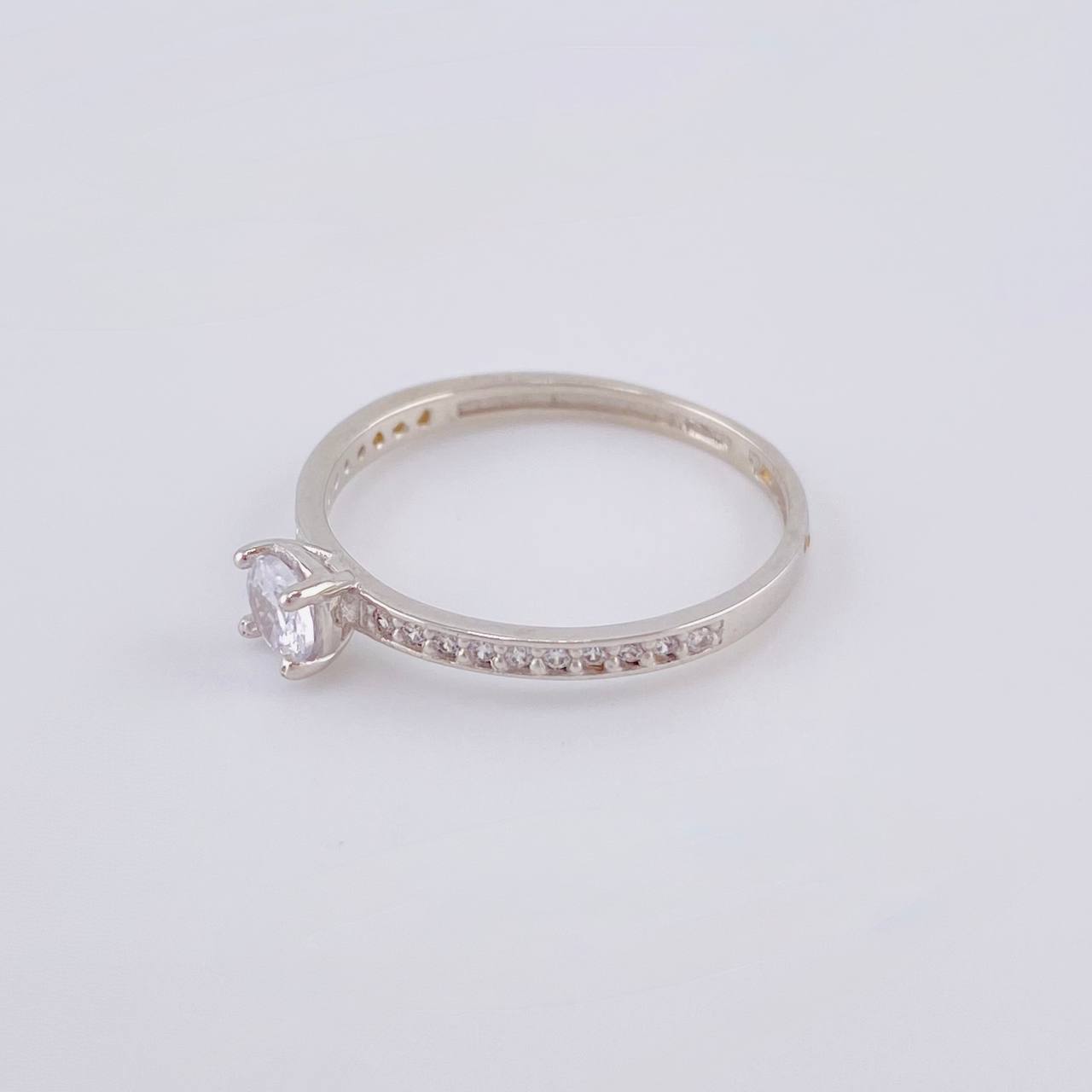 Anillo Solitario 1.55 g / T6 3/4 Oro Blanco 18K