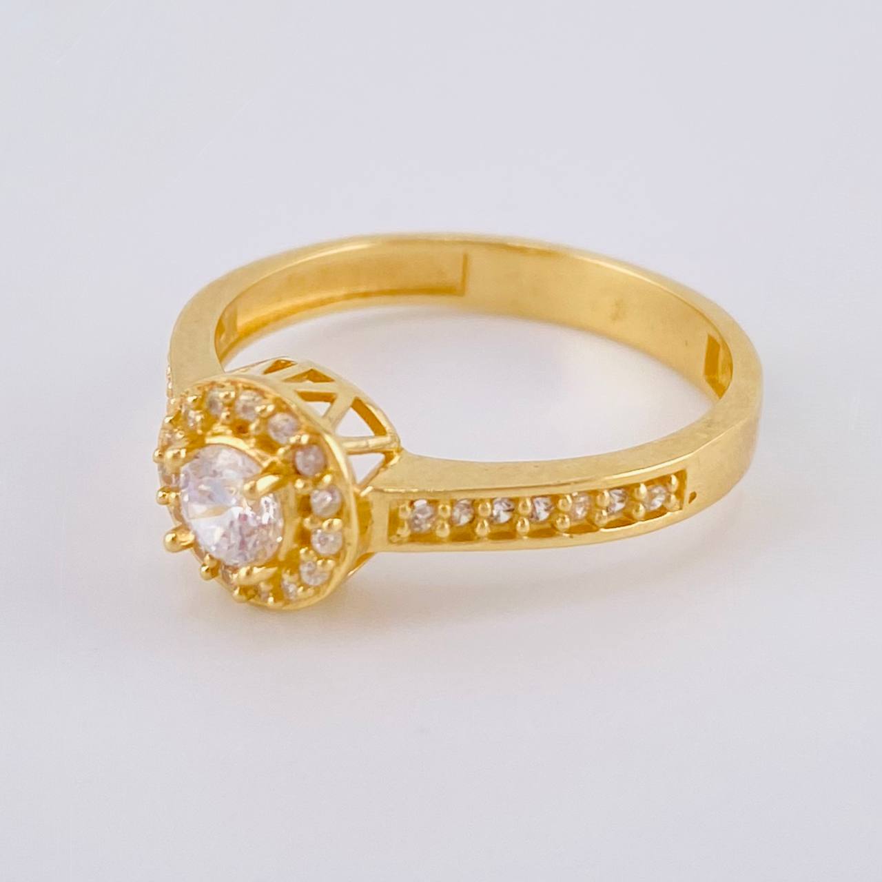 Anillo Solitario Cetro Circular 3 g / T7 1/4 Oro Amarillo 18K