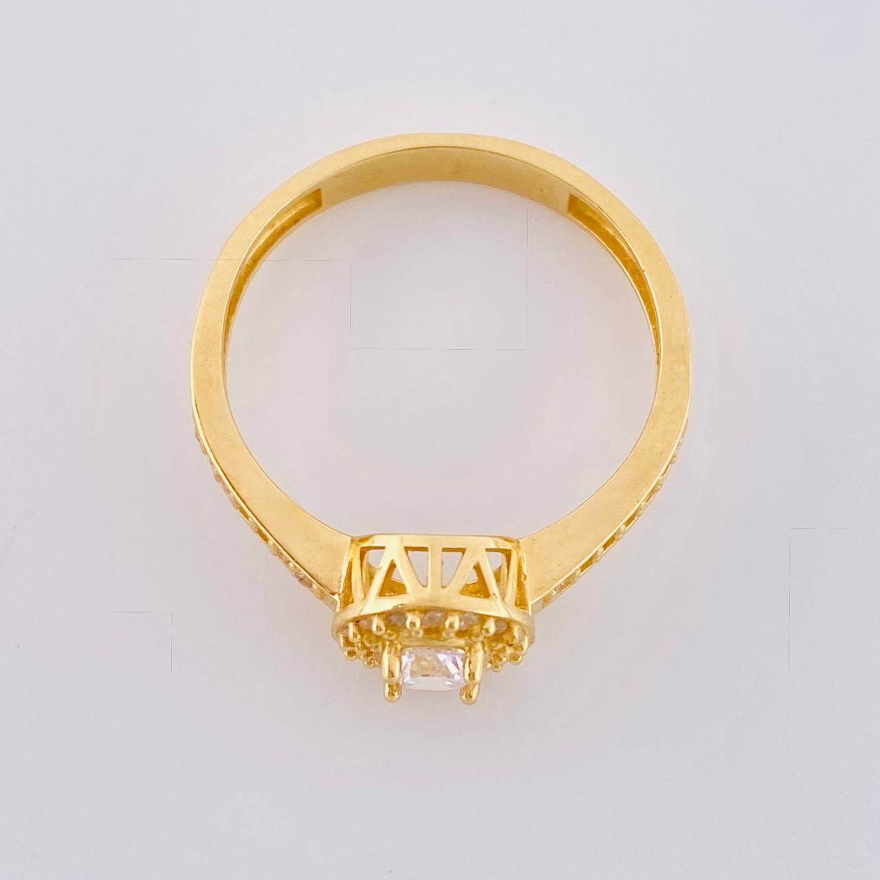 Anillo Solitario Cetro Circular 3 g / T7 1/4 Oro Amarillo 18K
