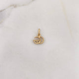 Dije GG 0.55gr / 1.4cm / Circones Blancos Oro Amarillo 18K $