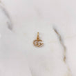 Dije GG 0.55gr / 1.4cm / Circones Blancos Oro Amarillo 18K $