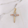 Dije Cruz Clavos Penitencia 3.7gr / 4cm / Circones Blancos Tres Oros 18K #