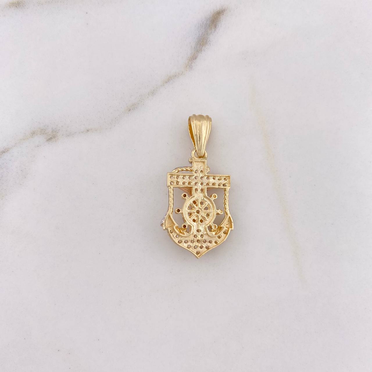 Dije Ancla Cristo Timon 3.5gr / 2.9cm / Circones Blancos Tres Oros 18K #