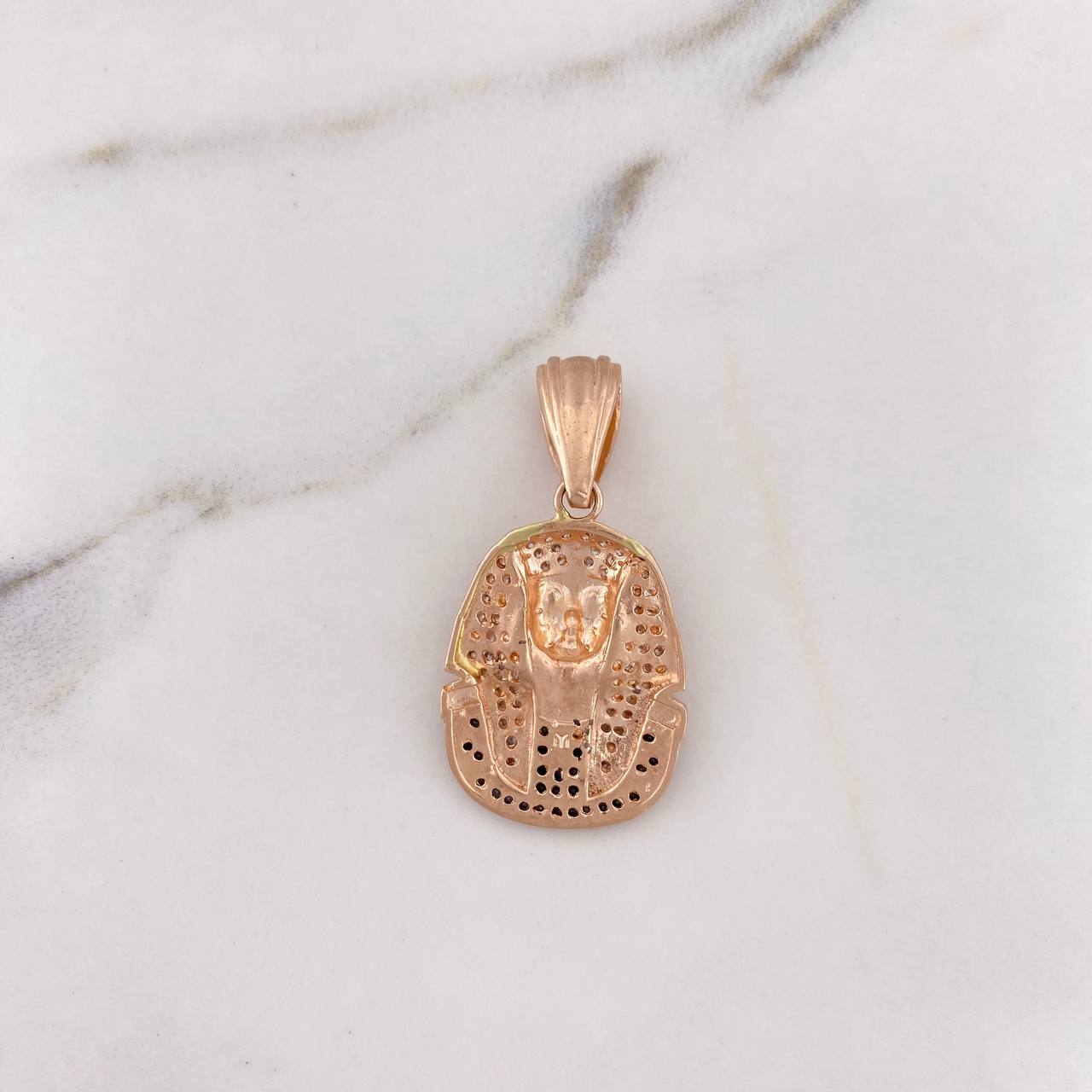 Dije Rostro Faraón Tutankamón 7.65gr / 3.9cm / Circones Blancos Negros Oro Rosa 18K $