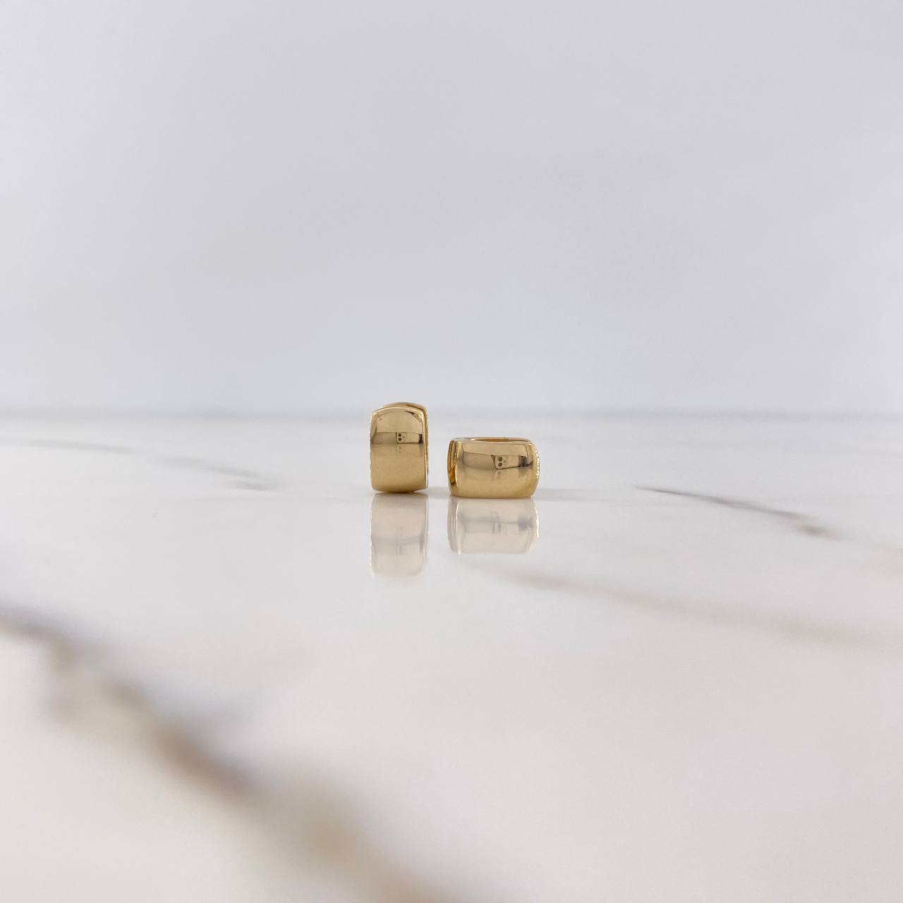 Candongas Lia 3gr / 0.9cm / Lisas Oro Amarillo 18K $