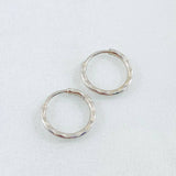 Candongas Aro Rayado 0.45gr / 1cm / Oro Blanco 18K